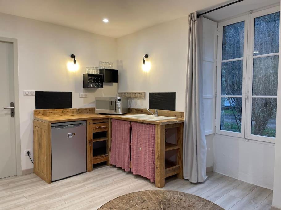 Le Moulin De Gueuzon Lägenhet Rochefort-en-Terre Exteriör bild